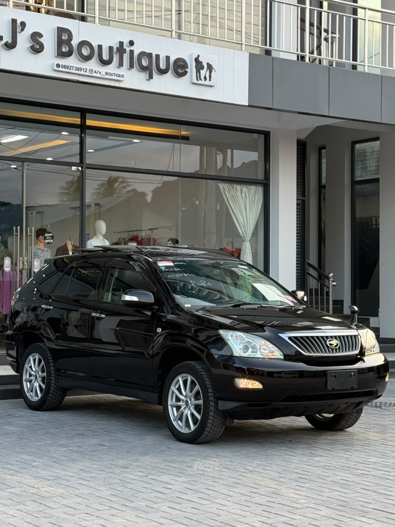 TOYOTA HARRIER 240